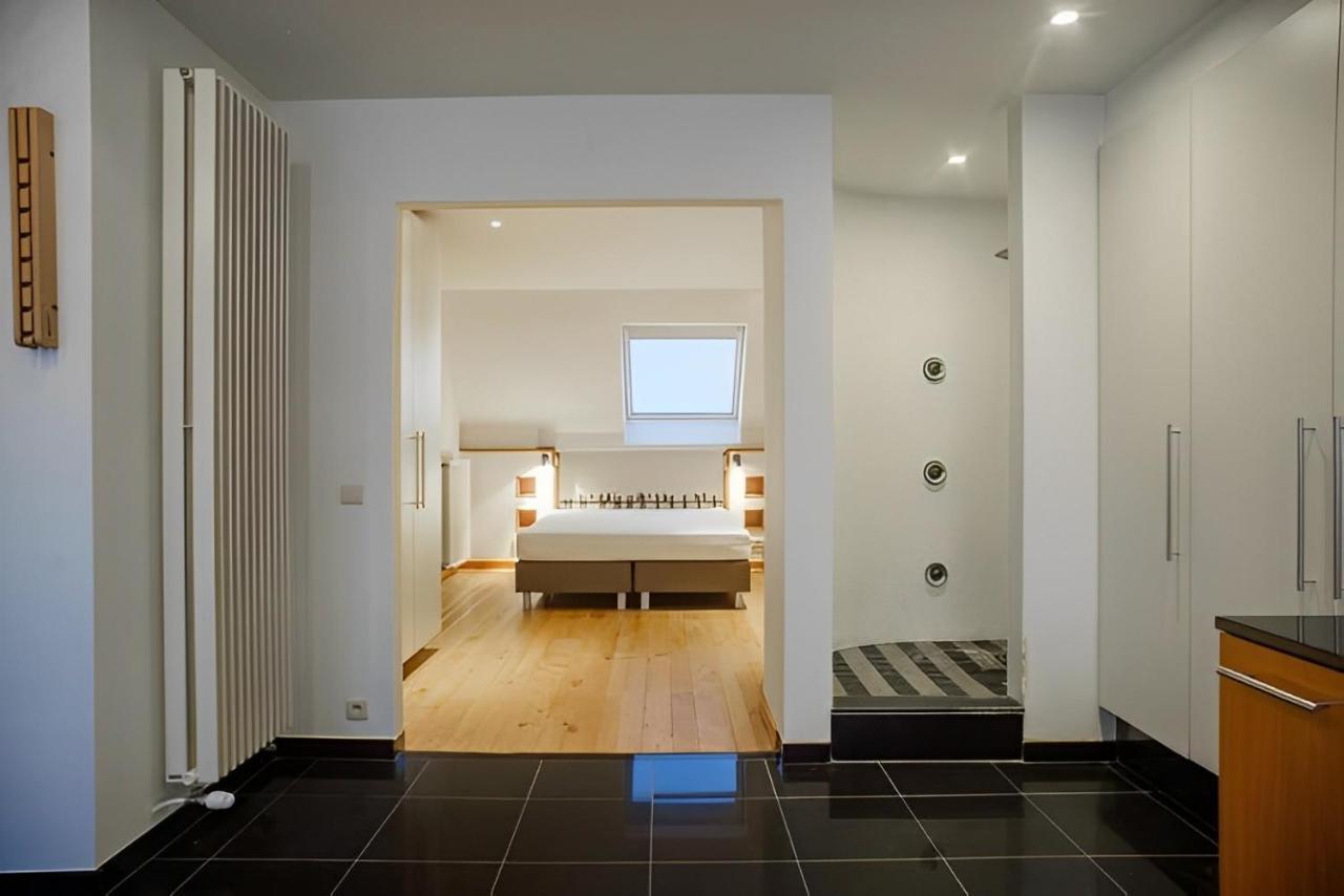Big And Comfortable Triplex In Knokke Екстериор снимка