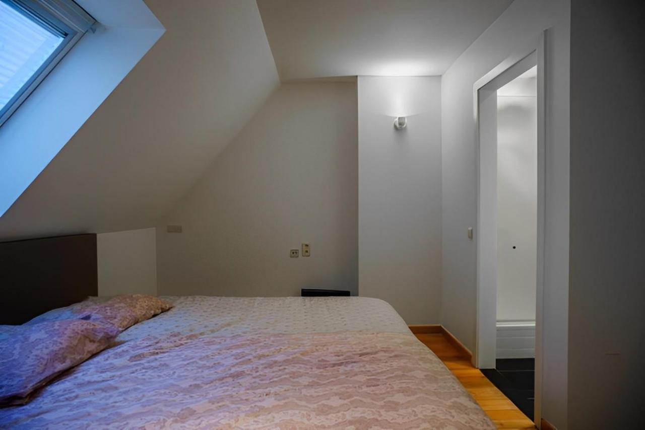 Big And Comfortable Triplex In Knokke Екстериор снимка