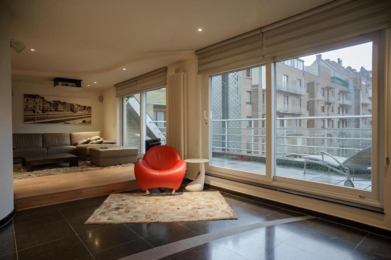Big And Comfortable Triplex In Knokke Екстериор снимка