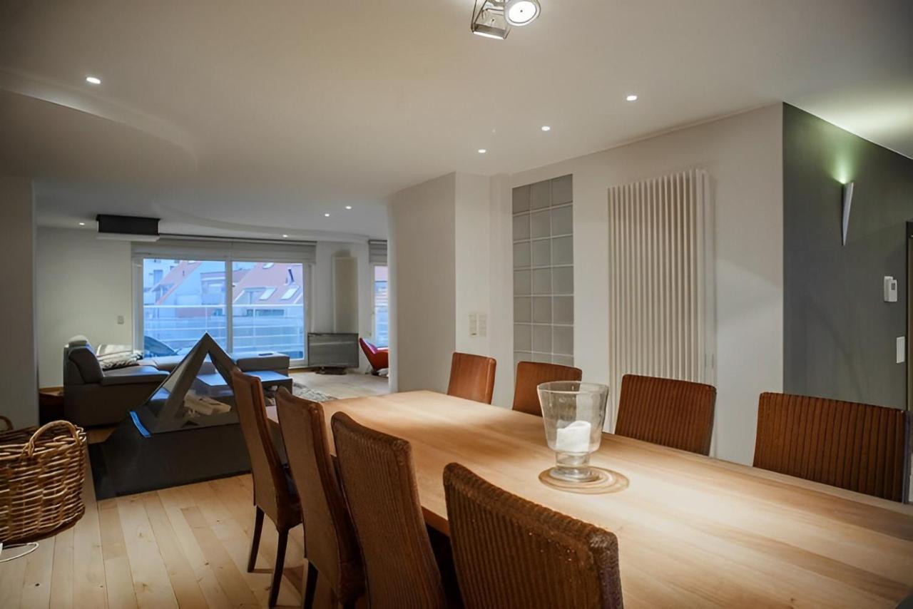 Big And Comfortable Triplex In Knokke Екстериор снимка