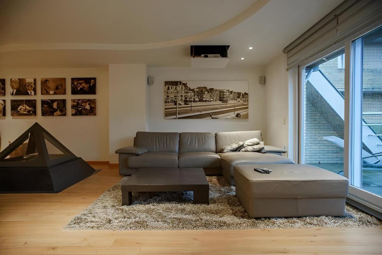 Big And Comfortable Triplex In Knokke Екстериор снимка