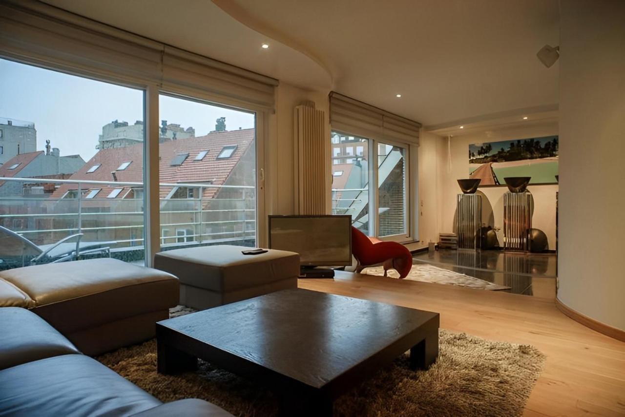 Big And Comfortable Triplex In Knokke Екстериор снимка