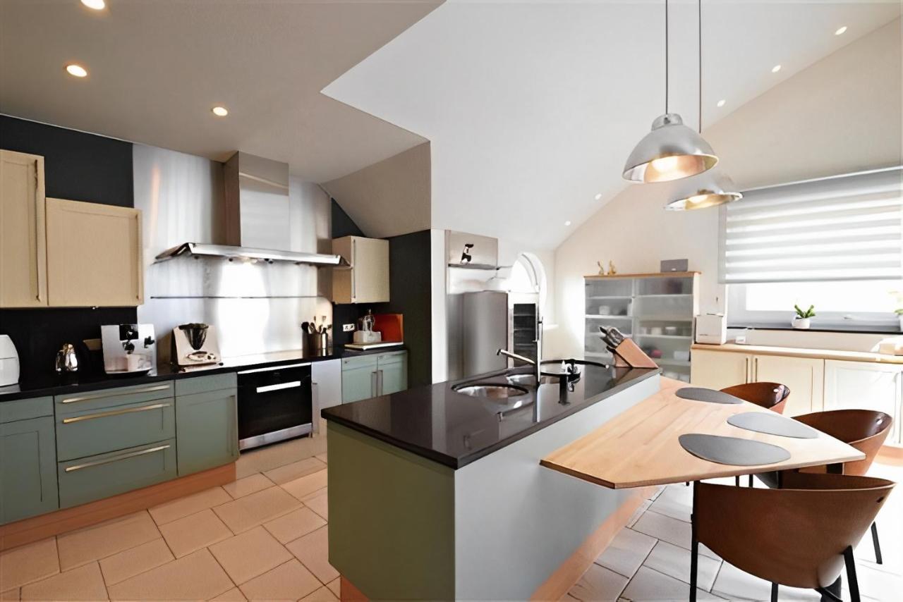 Big And Comfortable Triplex In Knokke Екстериор снимка