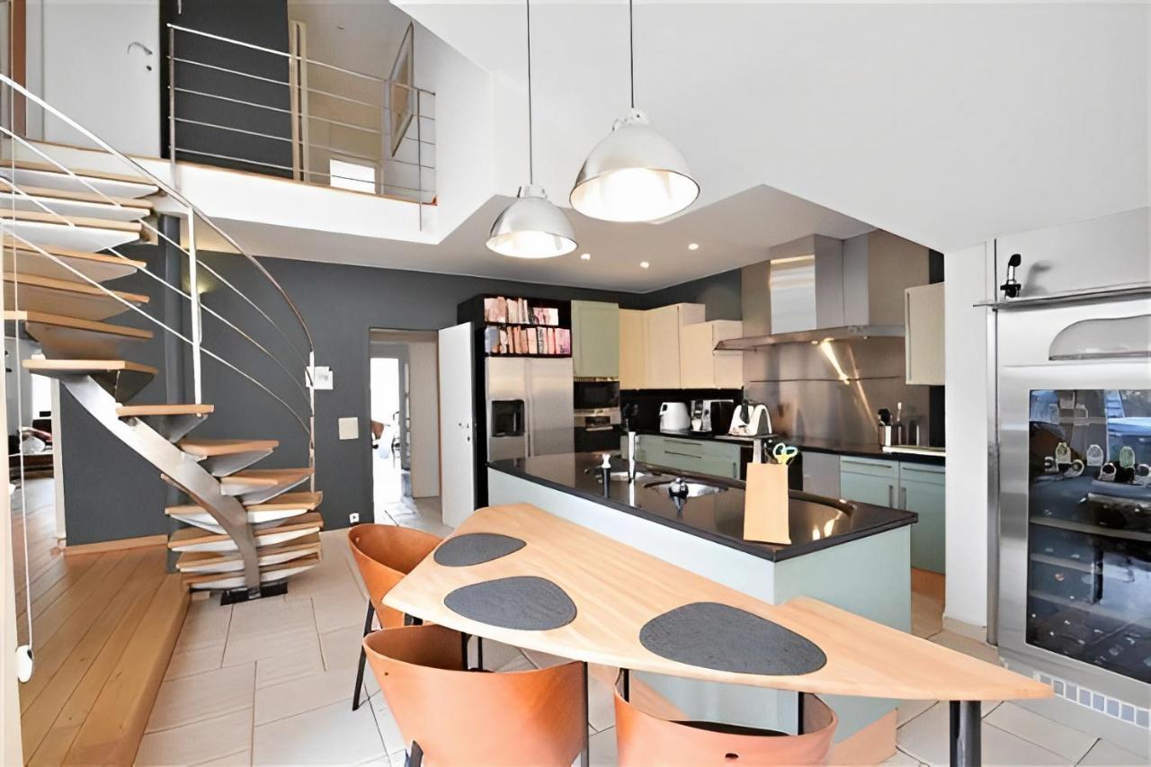 Big And Comfortable Triplex In Knokke Екстериор снимка